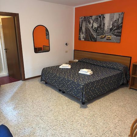 Hotel Benacus 巴多利诺 外观 照片