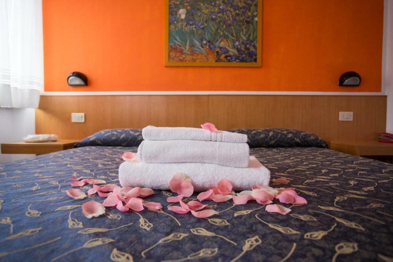Hotel Benacus 巴多利诺 外观 照片