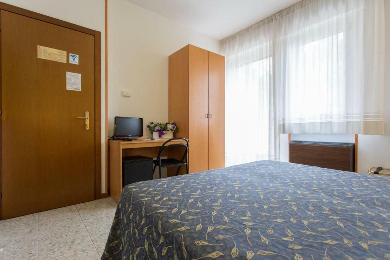 Hotel Benacus 巴多利诺 外观 照片